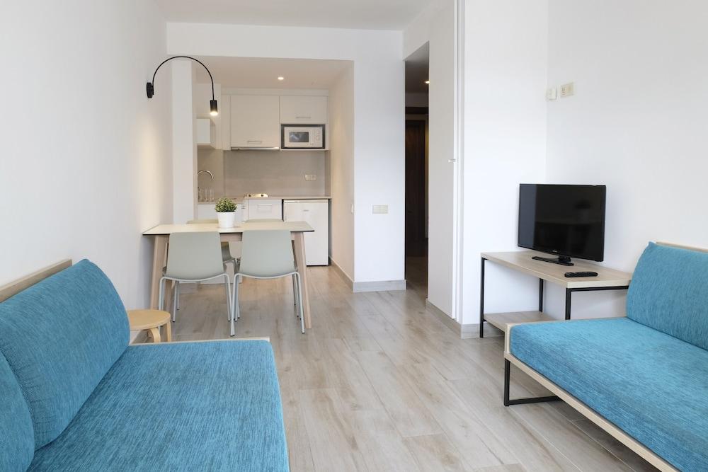סאלו Aparthotel Cye Holiday Centre מראה חיצוני תמונה