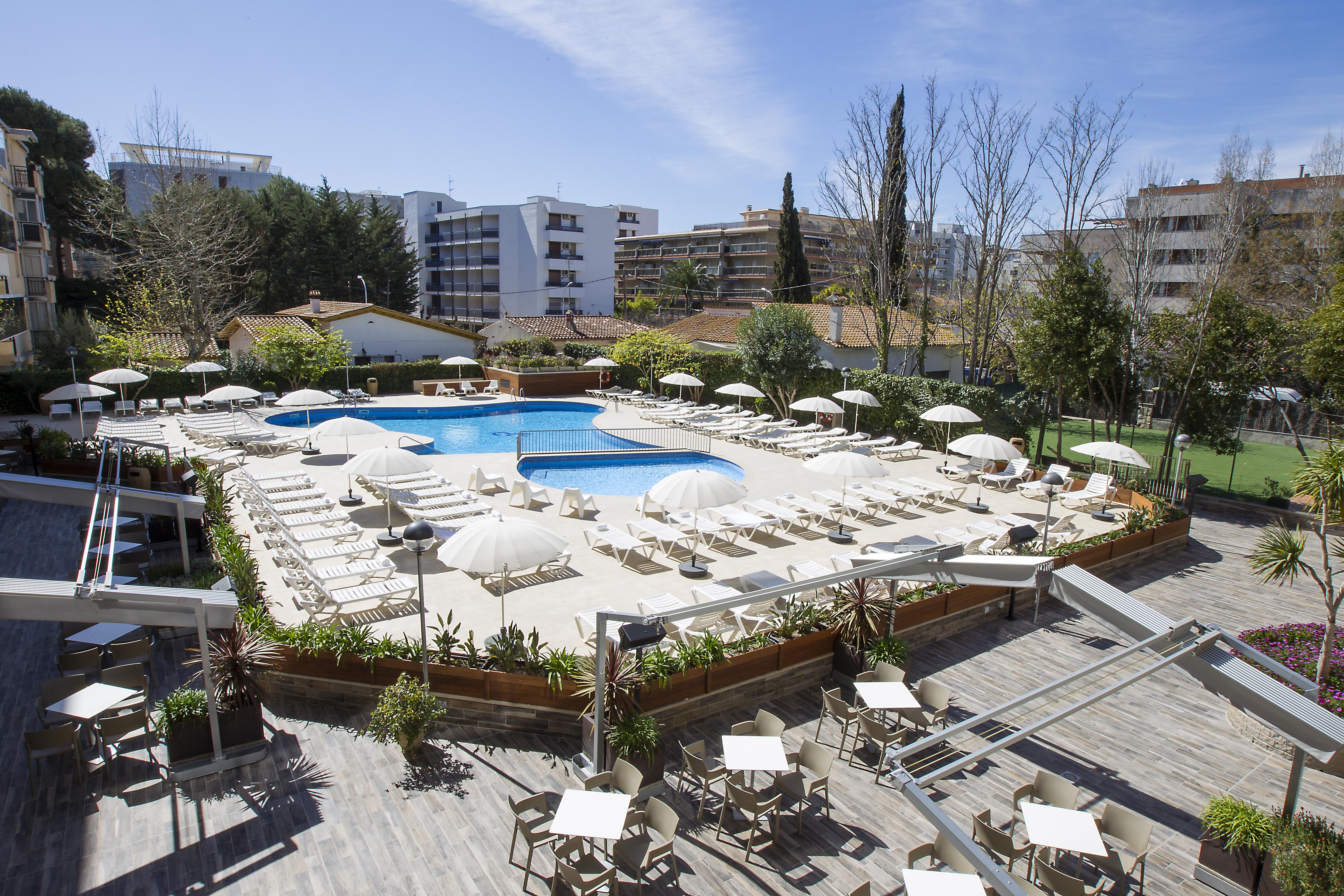 סאלו Aparthotel Cye Holiday Centre מראה חיצוני תמונה